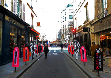 La Petite Robe Noir fait un retour... tenez vous prêt... tout en couleur!